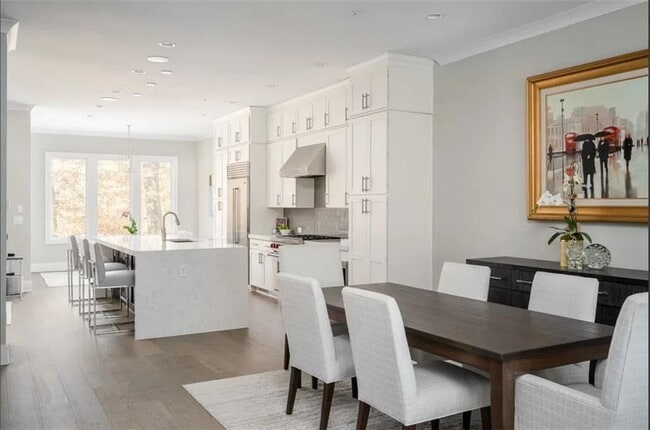 Building Photo - 4518 Collins Ave