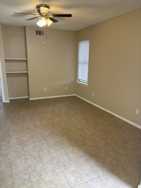 "Charming 2-Bed, 2-Bath in Haltom City – 901 Sq!" - "Charming 2-Bed, 2-Bath in Haltom City – 901 Sq!"