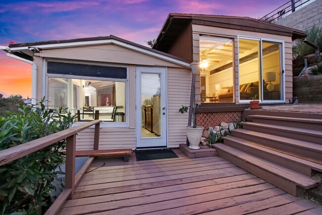 Building Photo - RARE HOLLYWOOD HILLS COTTAGE W/ 180 DEGREE...