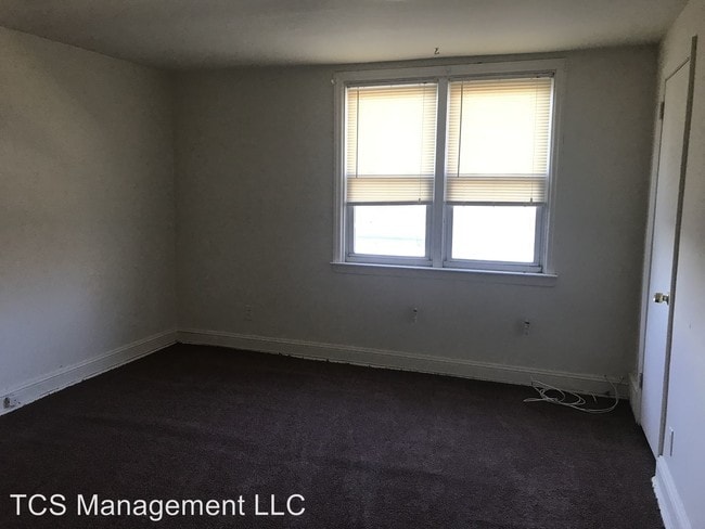 Building Photo - 1367 Park Ln