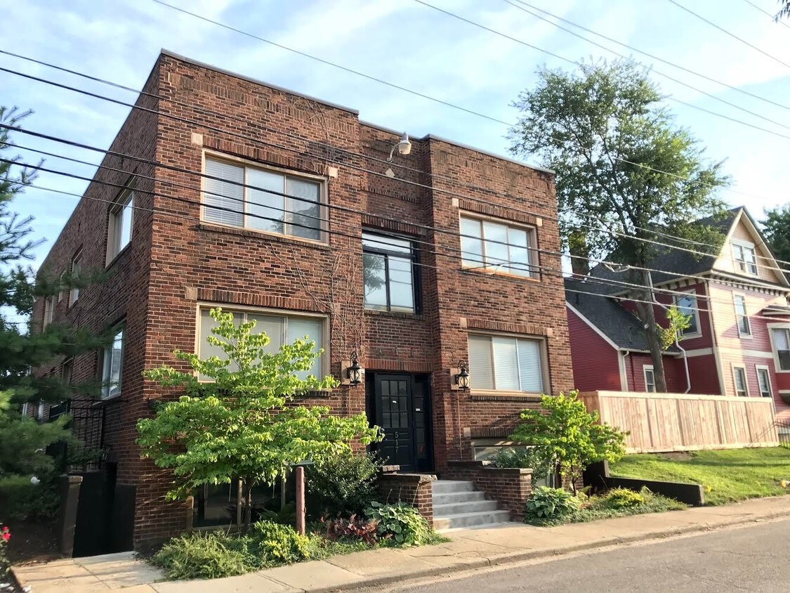 Beautiful and historic brick apartments - 517 E 17th St