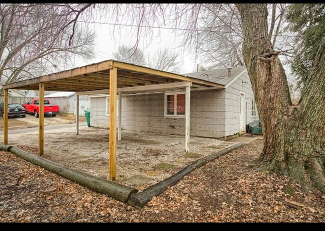 Carport and Garage - 2105 Bluff Ave