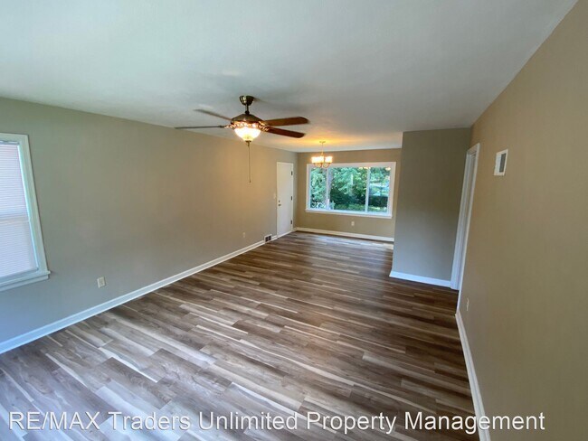 Building Photo - 5 br, 3 bath House - 2506 N Hilltop Ct.