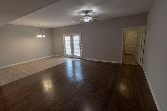 Foto del edificio - 1945 Center St