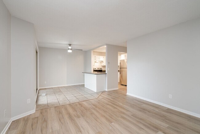 Foto del interior - 12751-12771 Greenwood Dr
