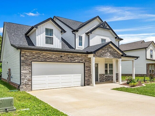 Building Photo - 5 Bedroom Pet Friendly Home For Rent!