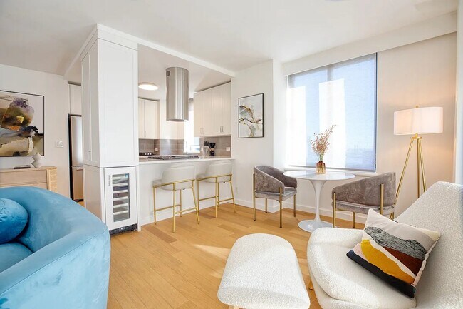 Foto del edificio - 301 E 94th St