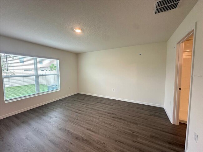 Building Photo - 35980 Sunflower Hl Dr