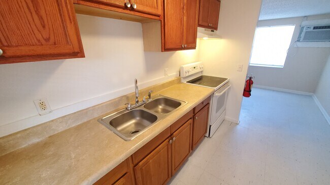 Foto del edificio - 818 6th St SE