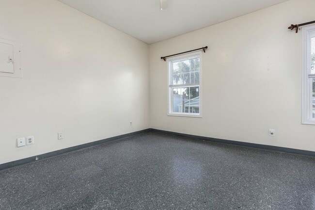 Building Photo - 707 M St