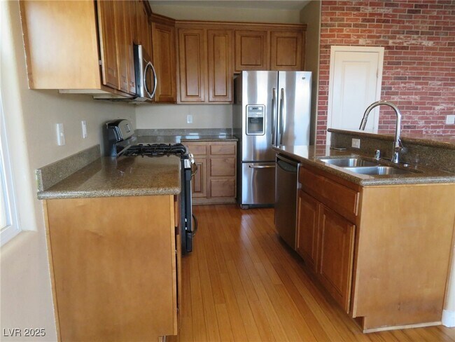 Building Photo - 9342 Autumn View Ave