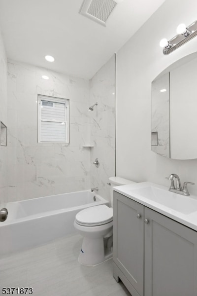 Building Photo - 325 N 7th St