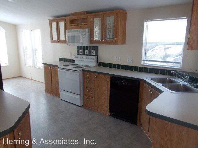 Building Photo - 2106 Honeysett Rd