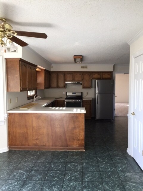 Foto del edificio - 3902 N Rocky River Rd
