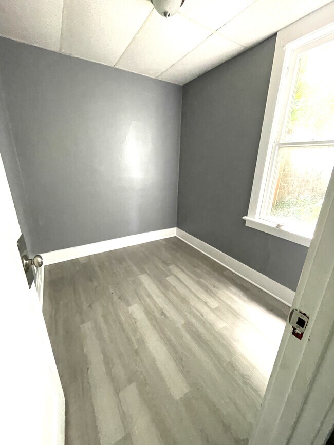 Foto del edificio - 713 E 13th St