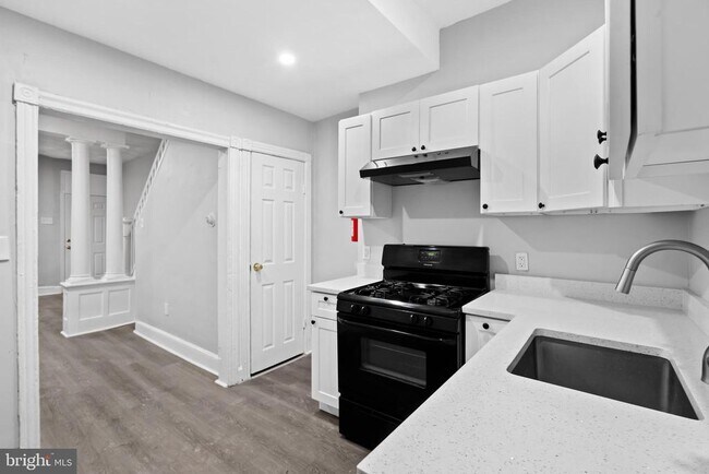 Foto del edificio - 3027 N Front St