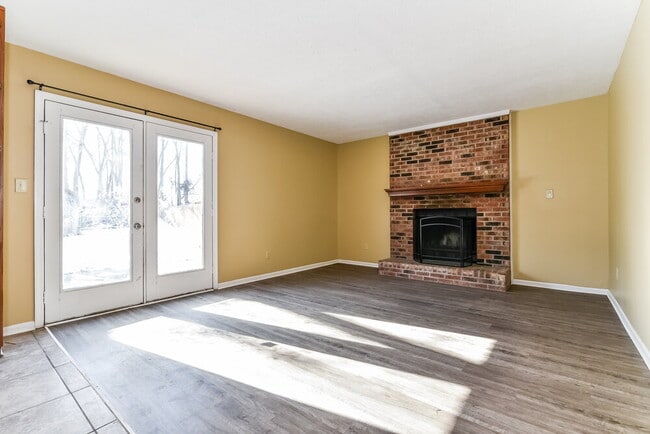 Building Photo - 7551 Rogers Dr