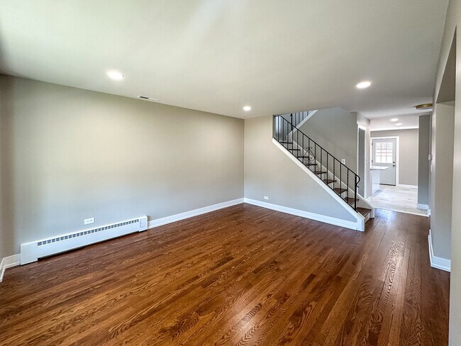 Foto del edificio - 4233 N Odell Ave