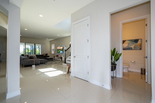 Photo - Perfect Home waiting for you! FULLY FURNISHED!