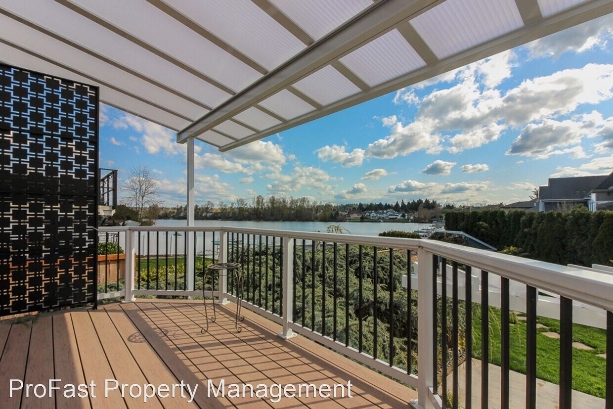 Foto principal - 3 br, 2.5 bath House - 20106 NE Interlache...