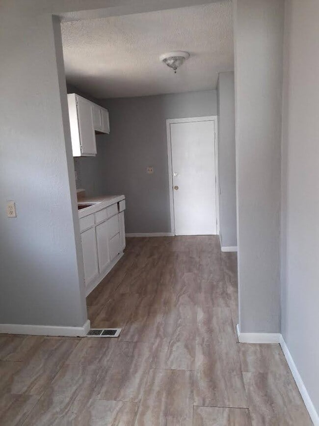 Building Photo - 1814 E 68th St