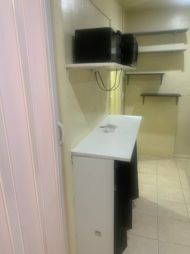 Fotografía del edificio - 2721 SW 8th St