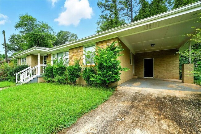 Building Photo - 2493 Miriam Ln