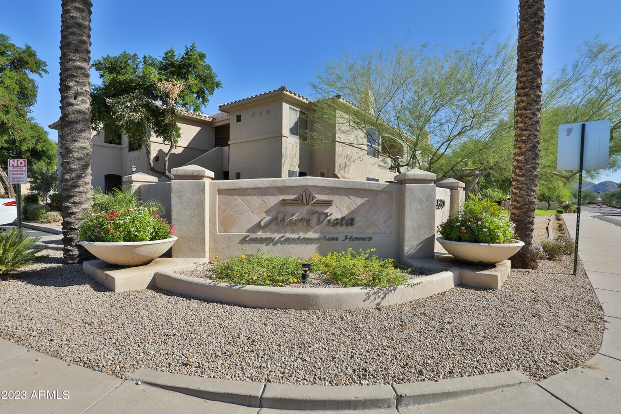 Foto principal - 9550 E Thunderbird Rd