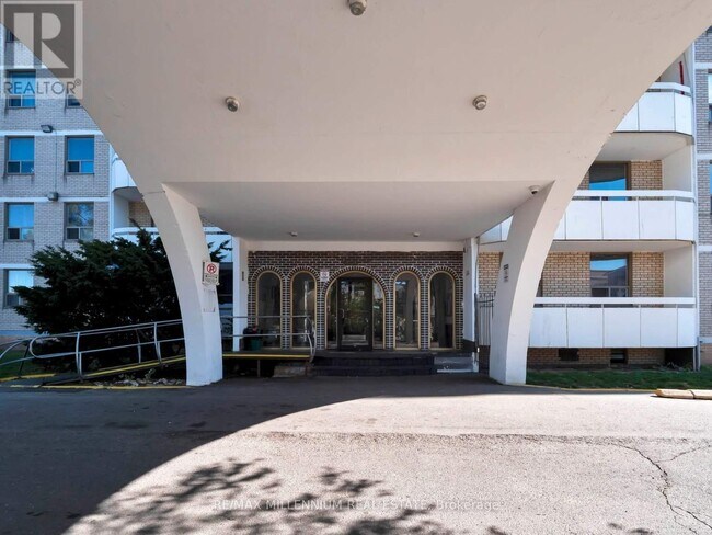 Photo du bâtiment - 221 Melvin Ave