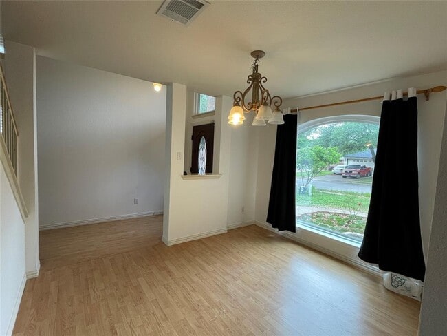 Building Photo - 2215 Ada Ln
