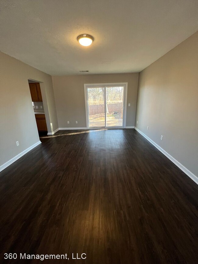Building Photo - 2 br, 2.5 bath House - 881 Hollins Ave