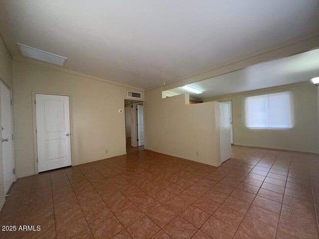 Building Photo - 1800 E Fry Blvd