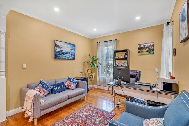 Building Photo - 844 Broadway