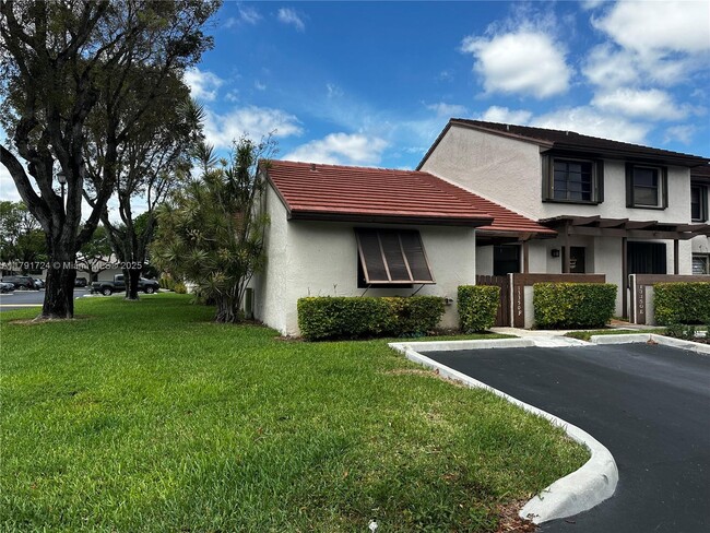 Building Photo - 13350 SW 88th Ter