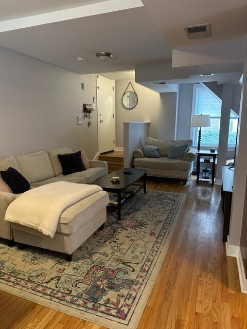 Foto del edificio - 1442 W Roscoe St