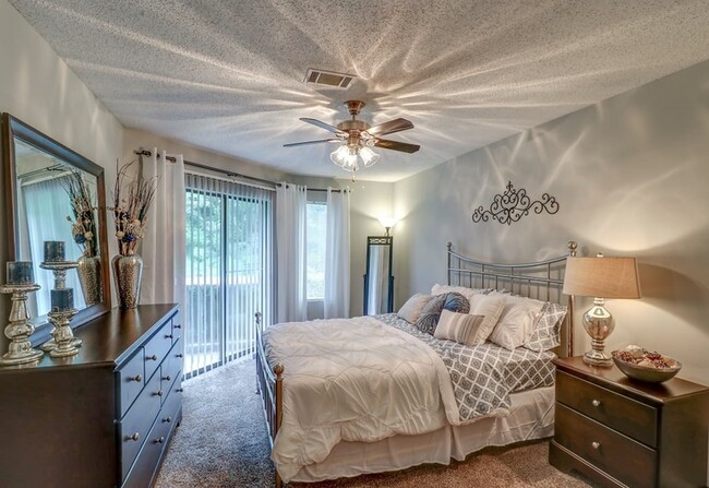 Master Bedroom - Woodhill Apartments