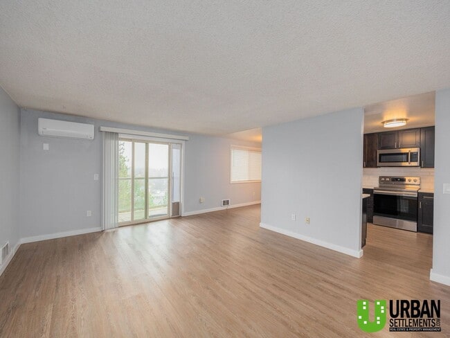 Building Photo - Modern North Spokane Condo with Beautiful ...