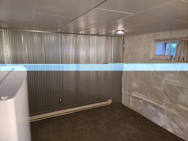 Building Photo - 663 N 11th St