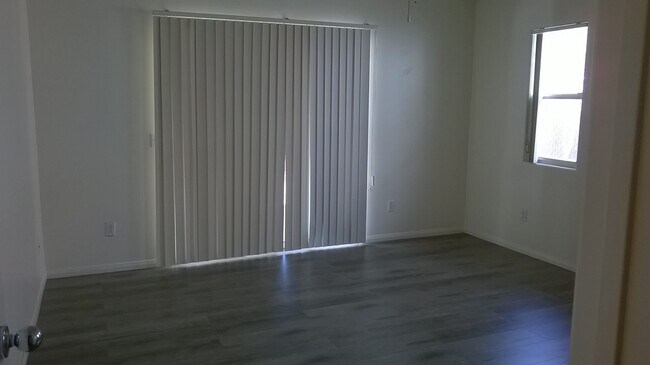 Building Photo - 15131 Avenida Monteflora