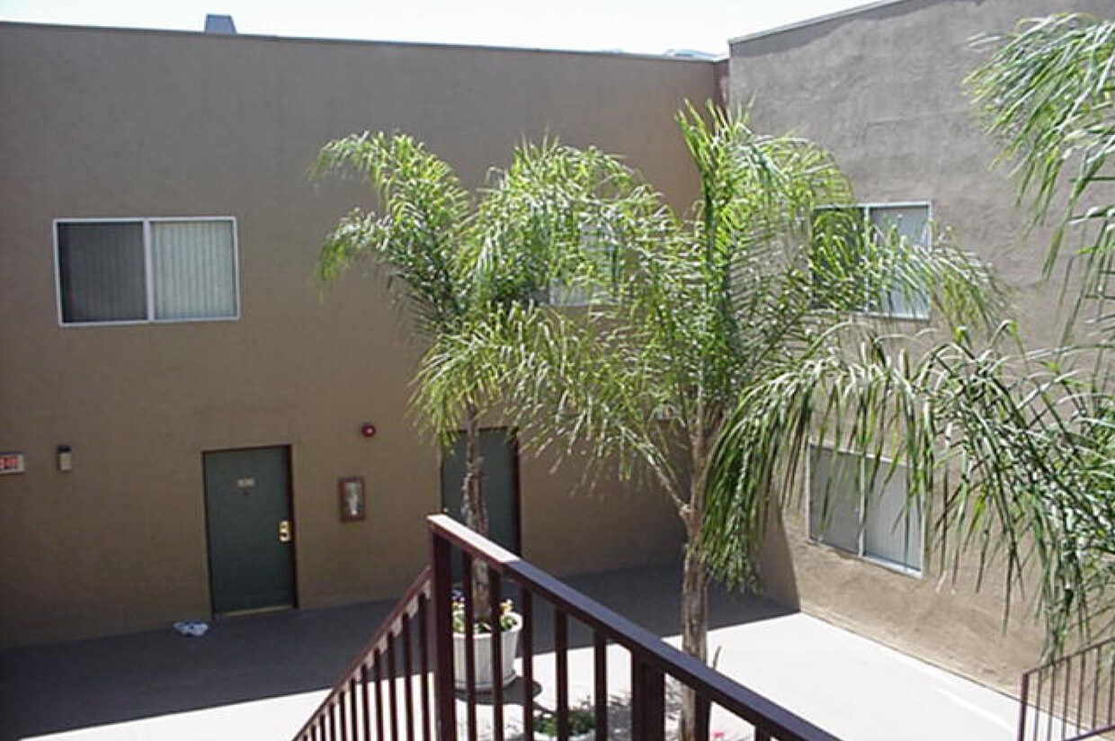 Building Photo - Mountain View Townhomes