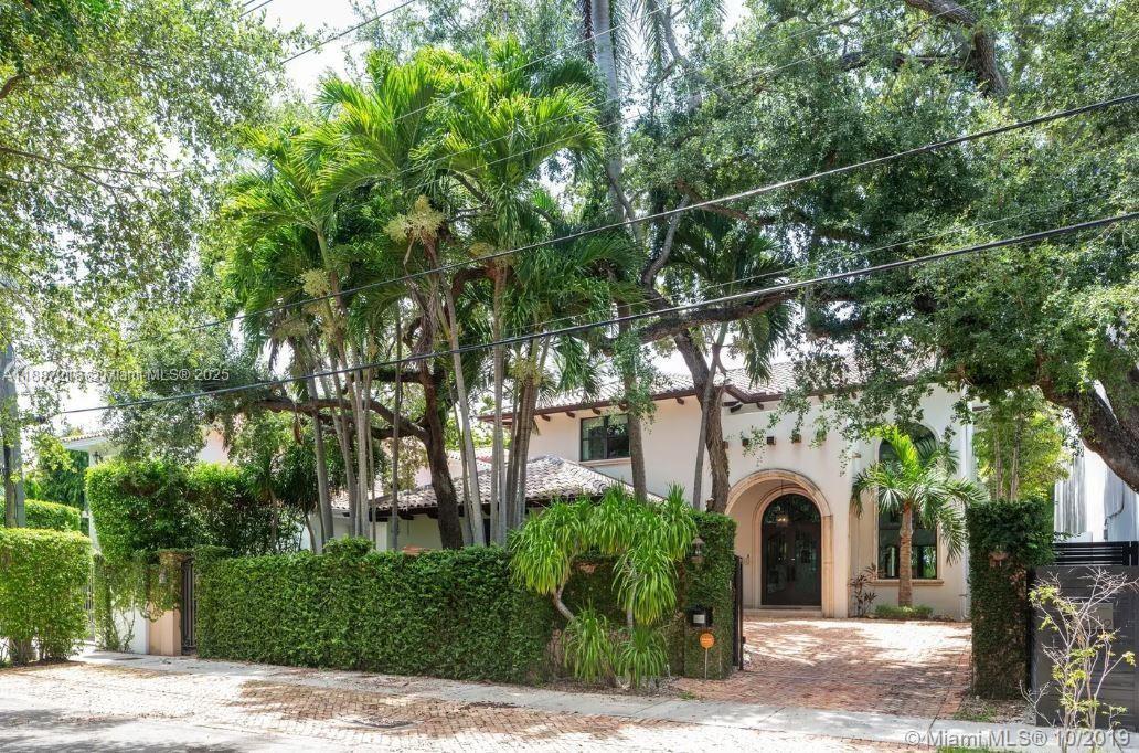 Foto principal - 2561 Trapp Ave