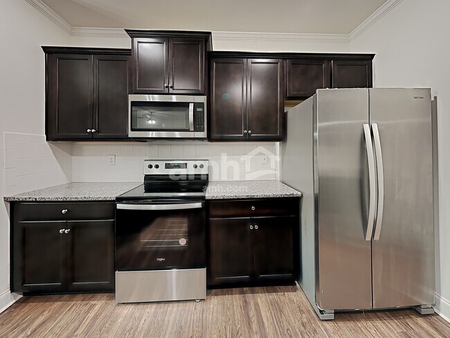 Foto del edificio - 661 Woodall Rd