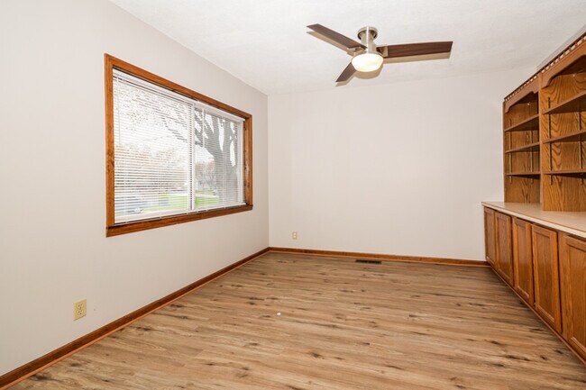 Foto del edificio - Charming 3-Bedroom, 2-Bath Home in Greenwo...