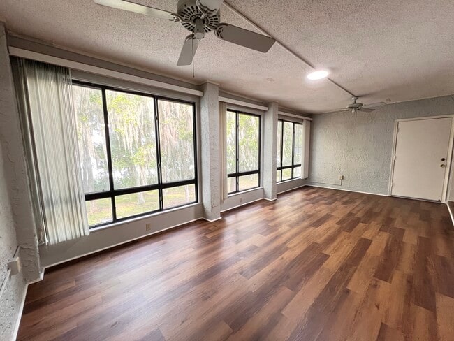 Building Photo - 2756 SW 14th Dr