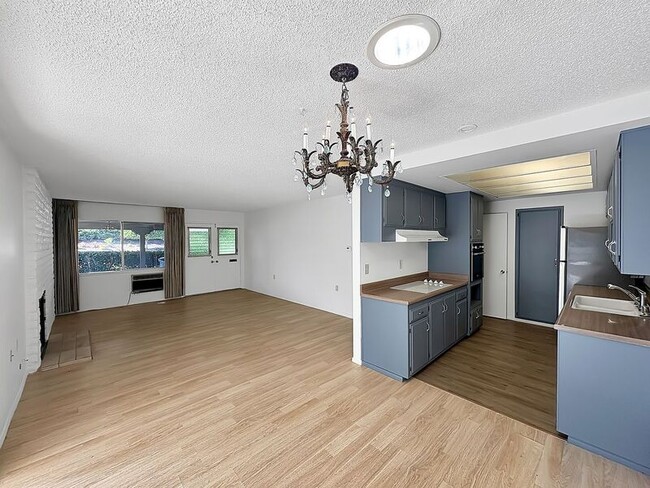 Building Photo - 16737 Meandro Dr