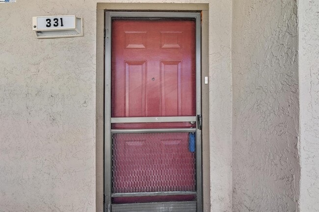 Photo - 681 Royston Ln Apartment