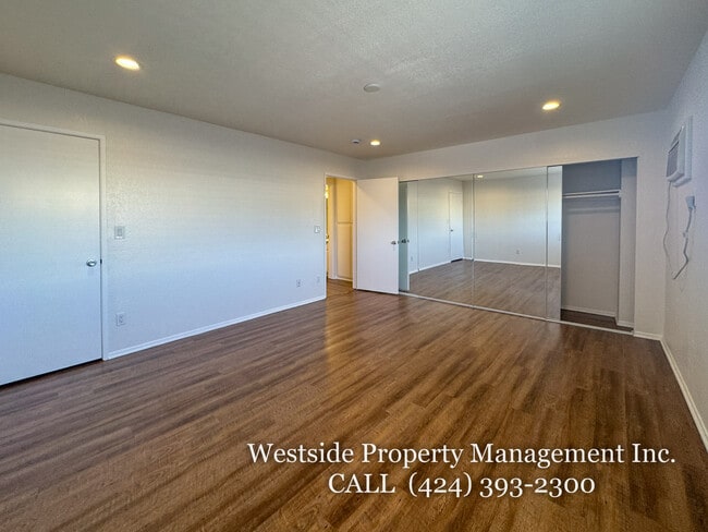 Building Photo - 4071 McLaughlin Ave