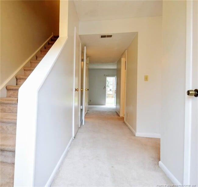 Building Photo - 599 Winding Creek Rd