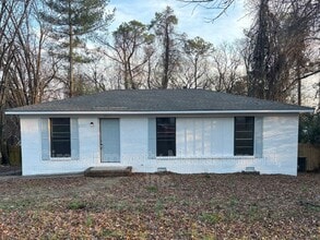 Building Photo - 2711 Monticello Dr NW