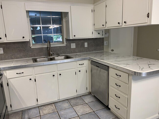 Foto del edificio - 12601 Pleasant View Dr